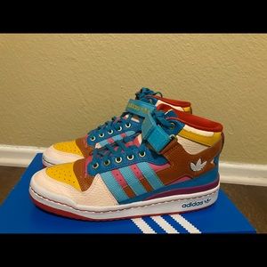 Women’s Adidas Size 7 1/2